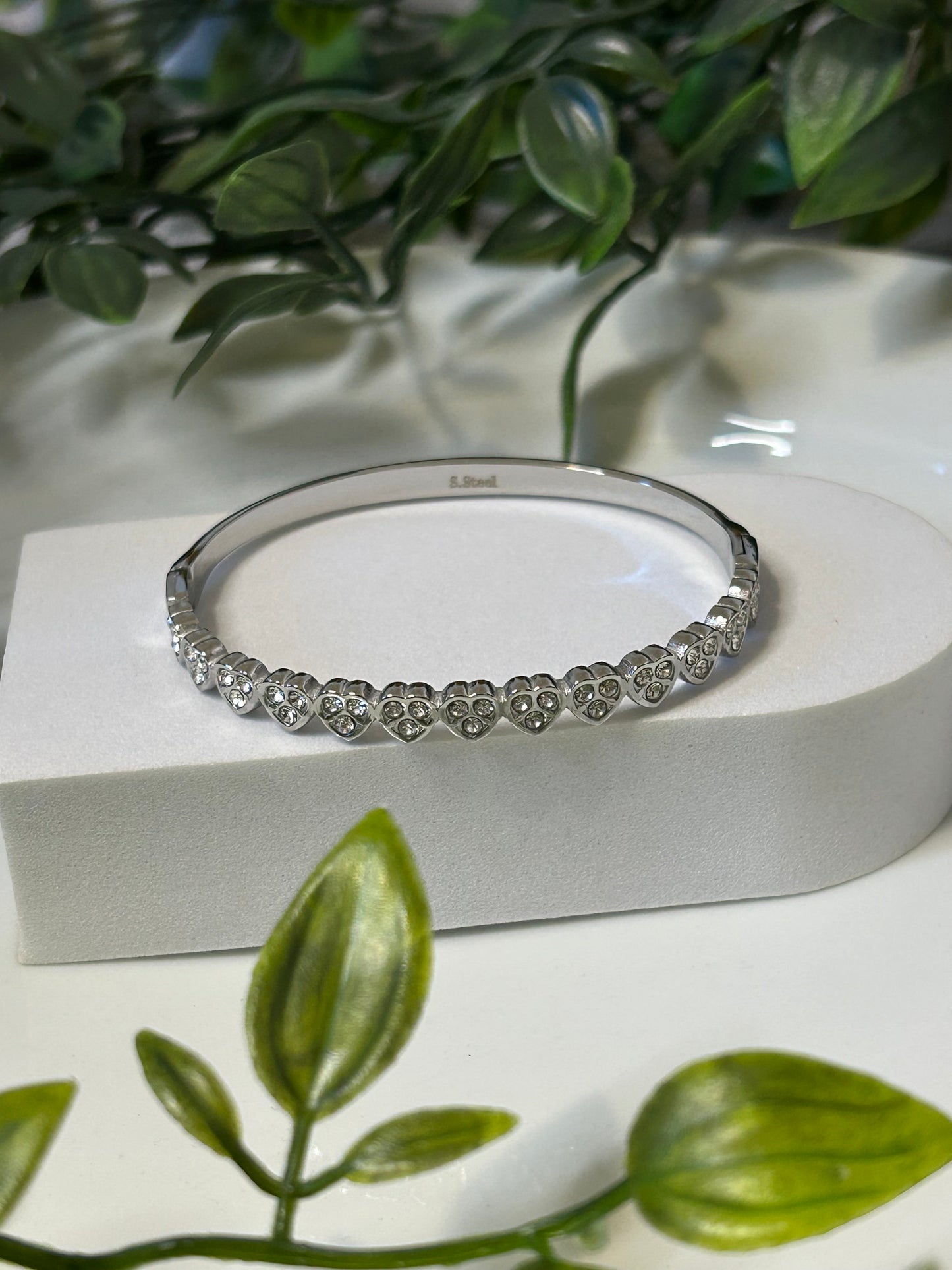 Χειροπέδα με καρδιές diamond
