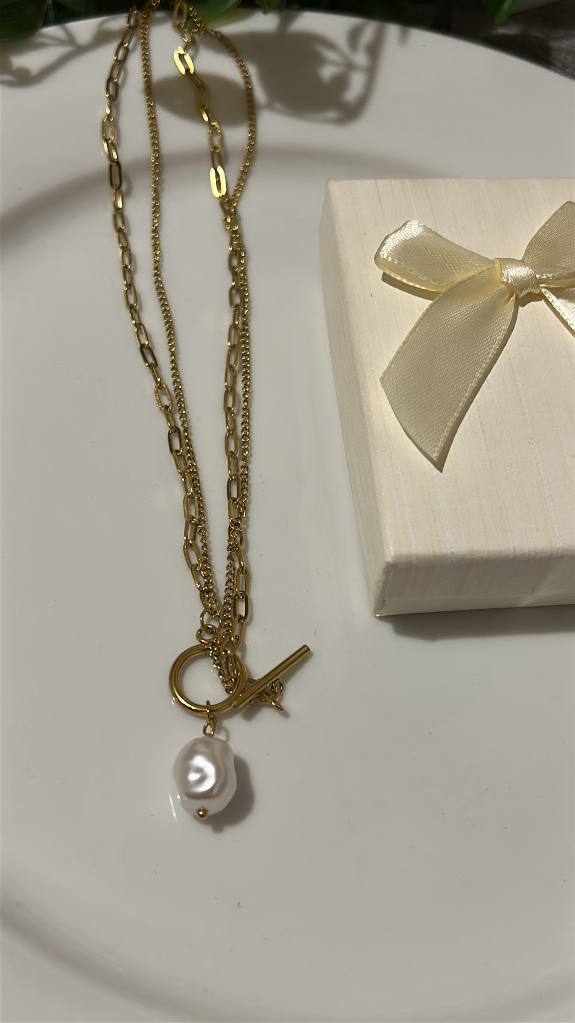 Αλυσίδα λαιμού διπλή με ιδιαίτερο κούμπωμα & τύπου μαργαριτάρι