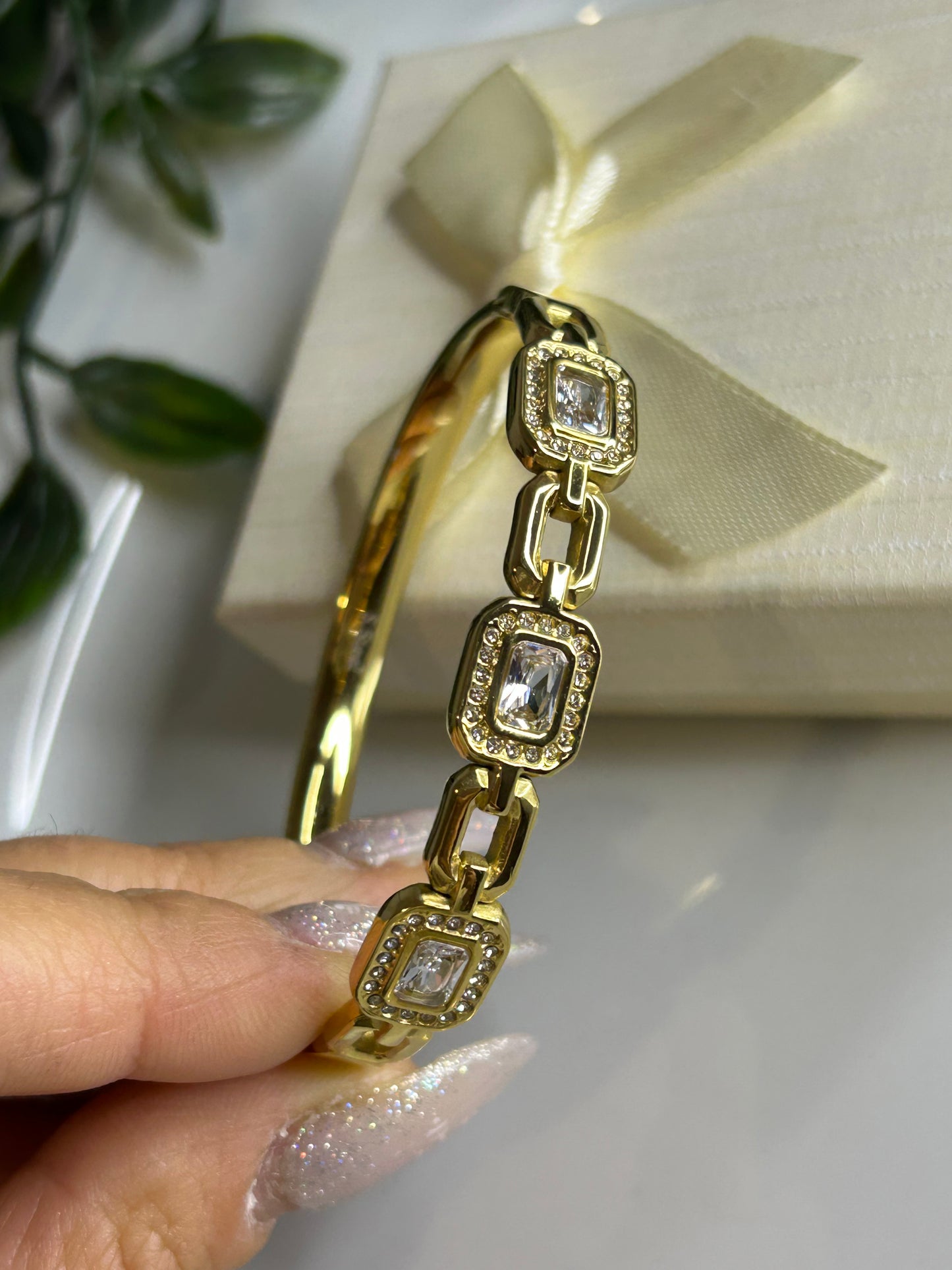 Χειροπέδα με διαμάντια & strass