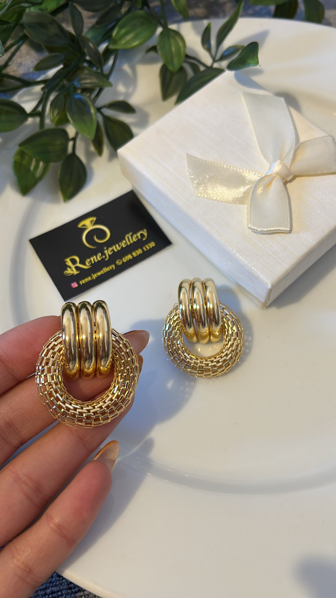 Σκουλαρίκι impressive