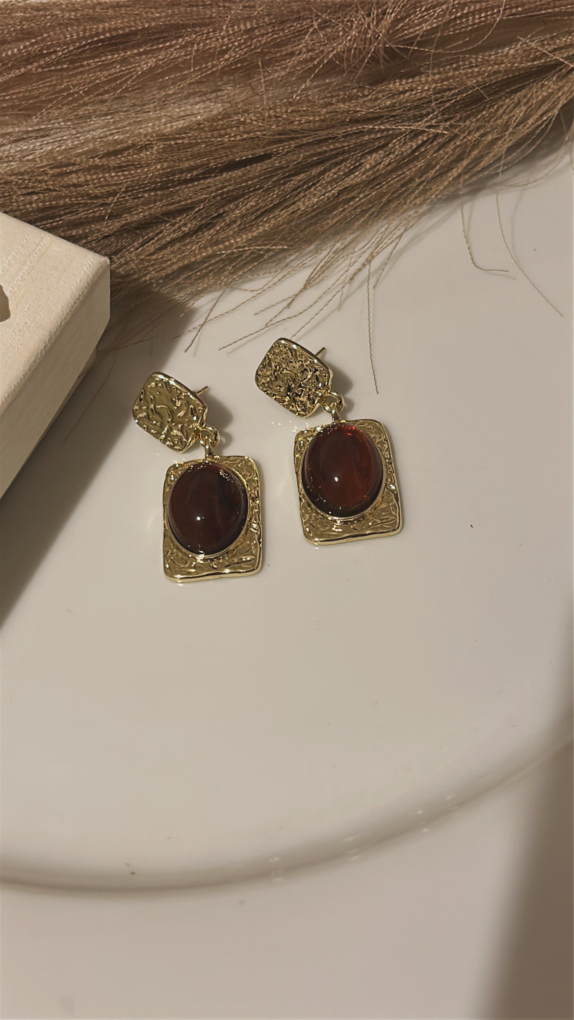 Σκουλαρίκι vintage με καφέ πέτρα