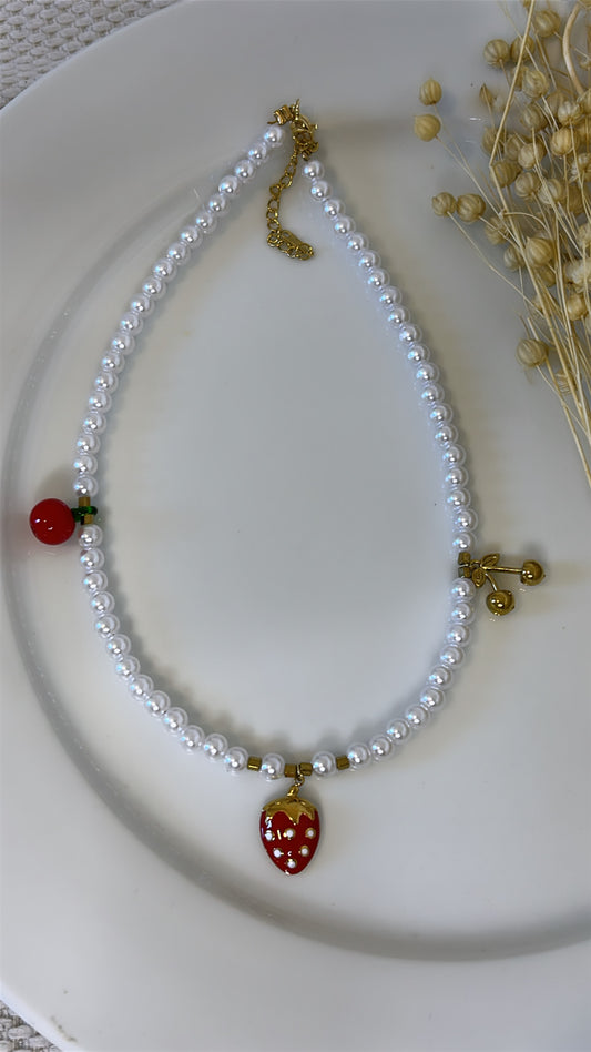 Κολιέ χειροποίητο Perla με charms