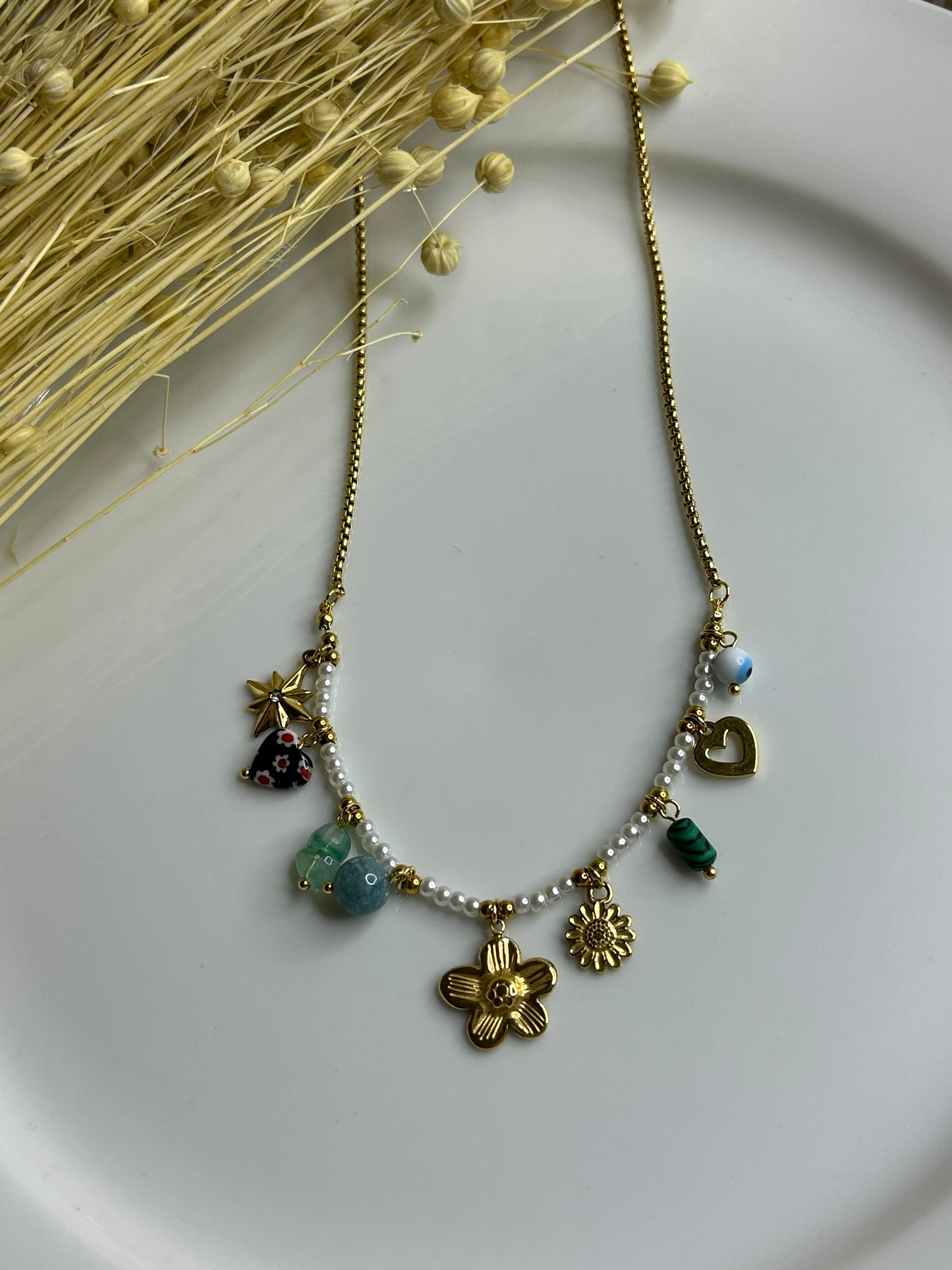 Κολιέ χειροποίητο με Perla & charms