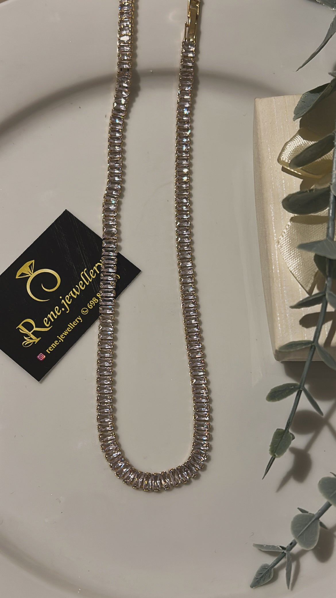 Ριβιέρα λαιμού impressive