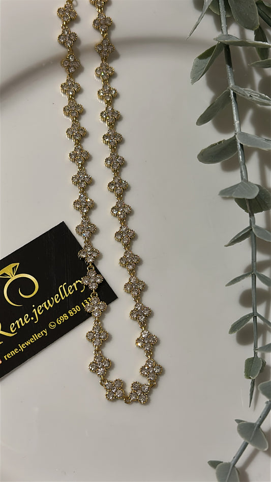 Κολιέ full clamour