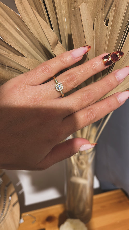 Δαχτυλίδι με διαμαντάκι και strass