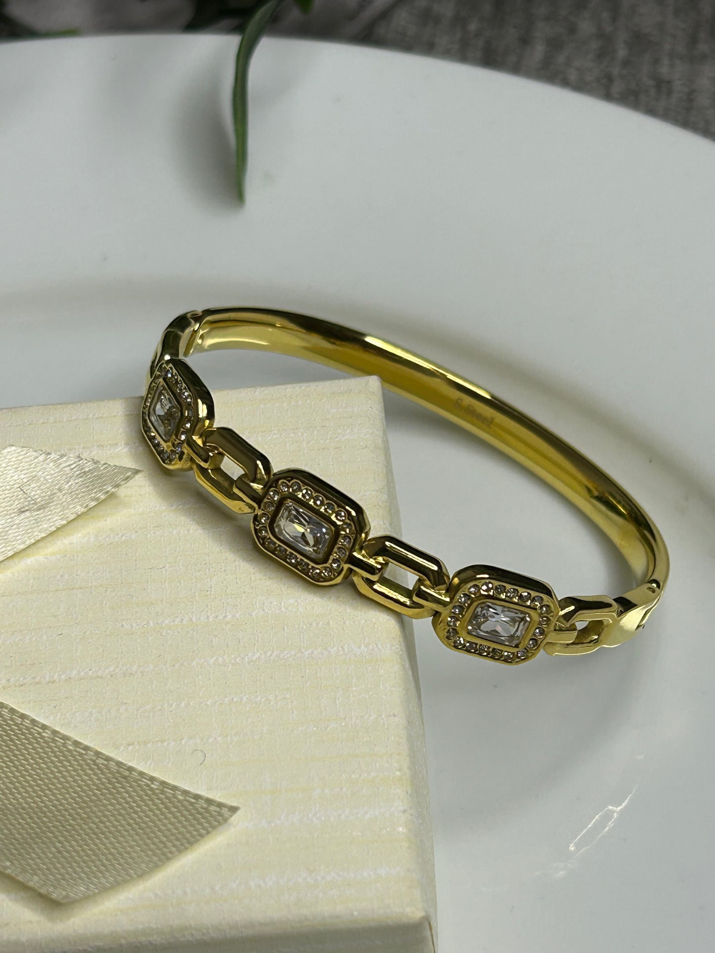 Χειροπέδα με διαμάντια & strass