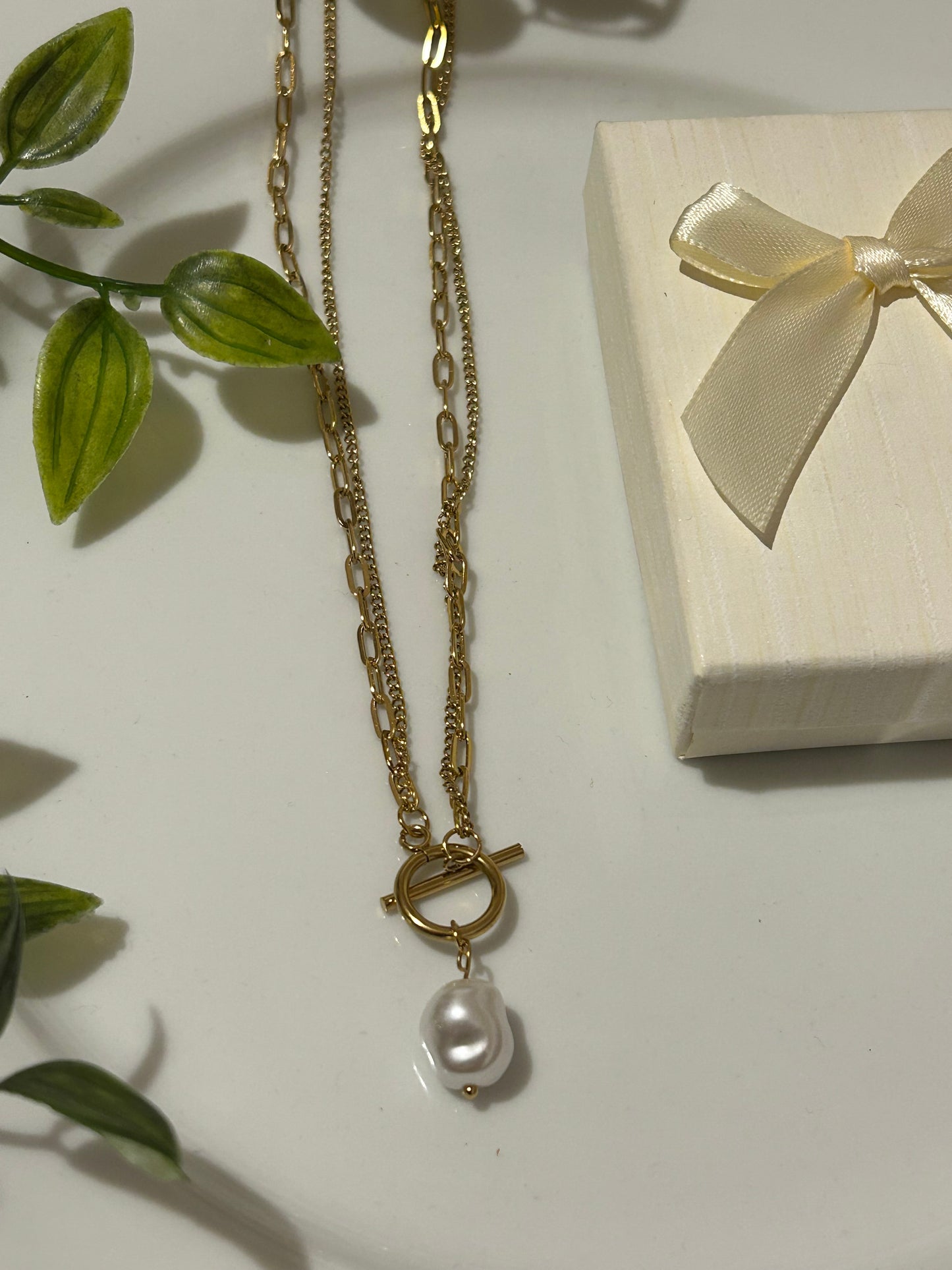 Αλυσίδα λαιμού διπλή με ιδιαίτερο κούμπωμα & τύπου μαργαριτάρι