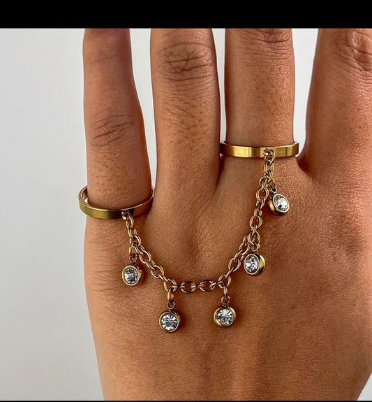 2 δαχτυλίδια με αλυσίδα διαμαντάκια