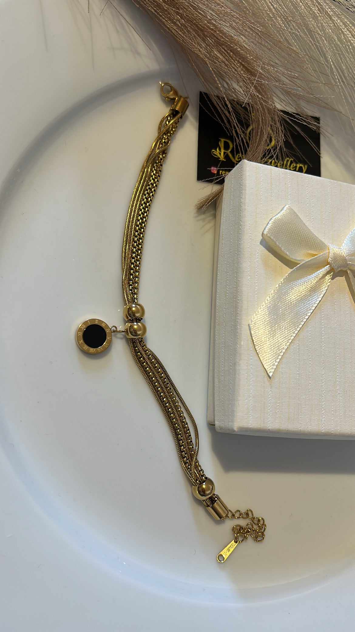 Αλυσίδες πολλαπλές για το χέρι με στοιχείο