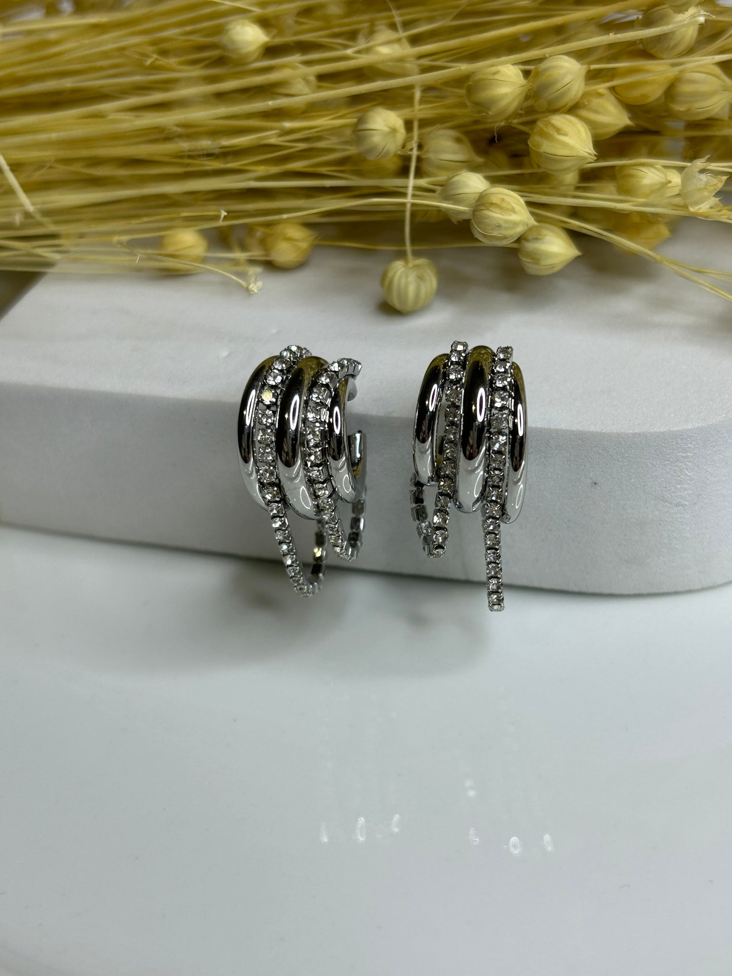 Σκουλαρίκι ιδιαίτερο με strass