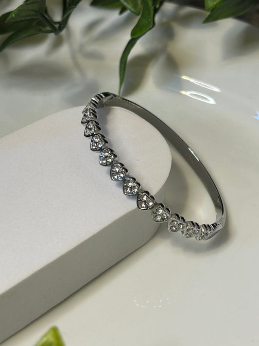 Χειροπέδα με καρδιές diamond