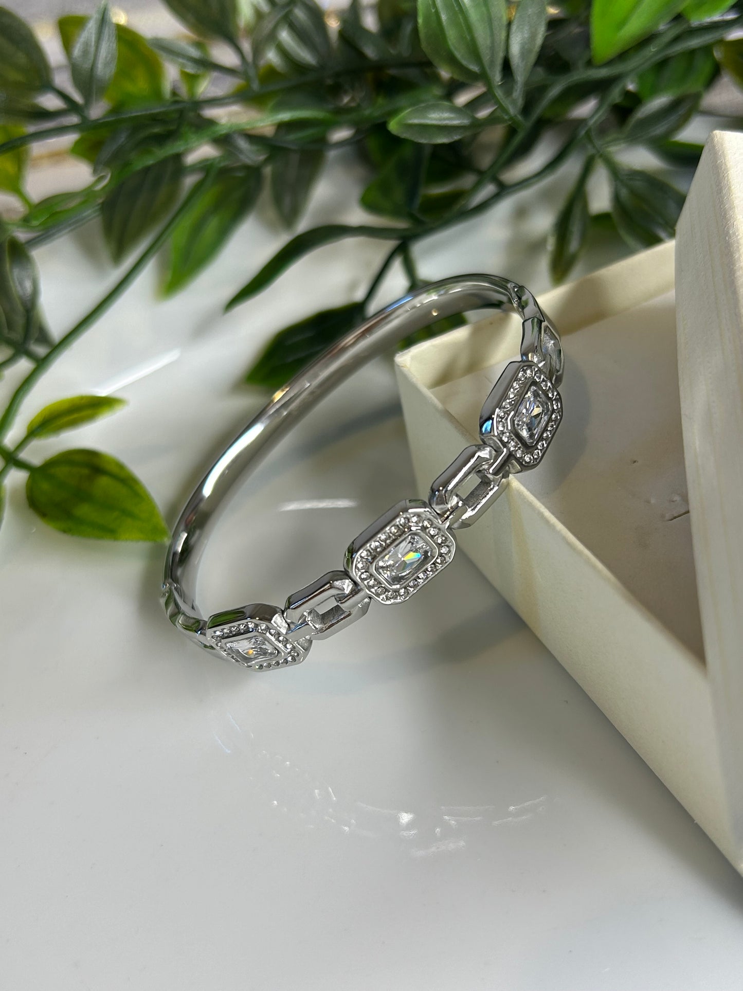 Χειροπέδα με διαμάντια & strass