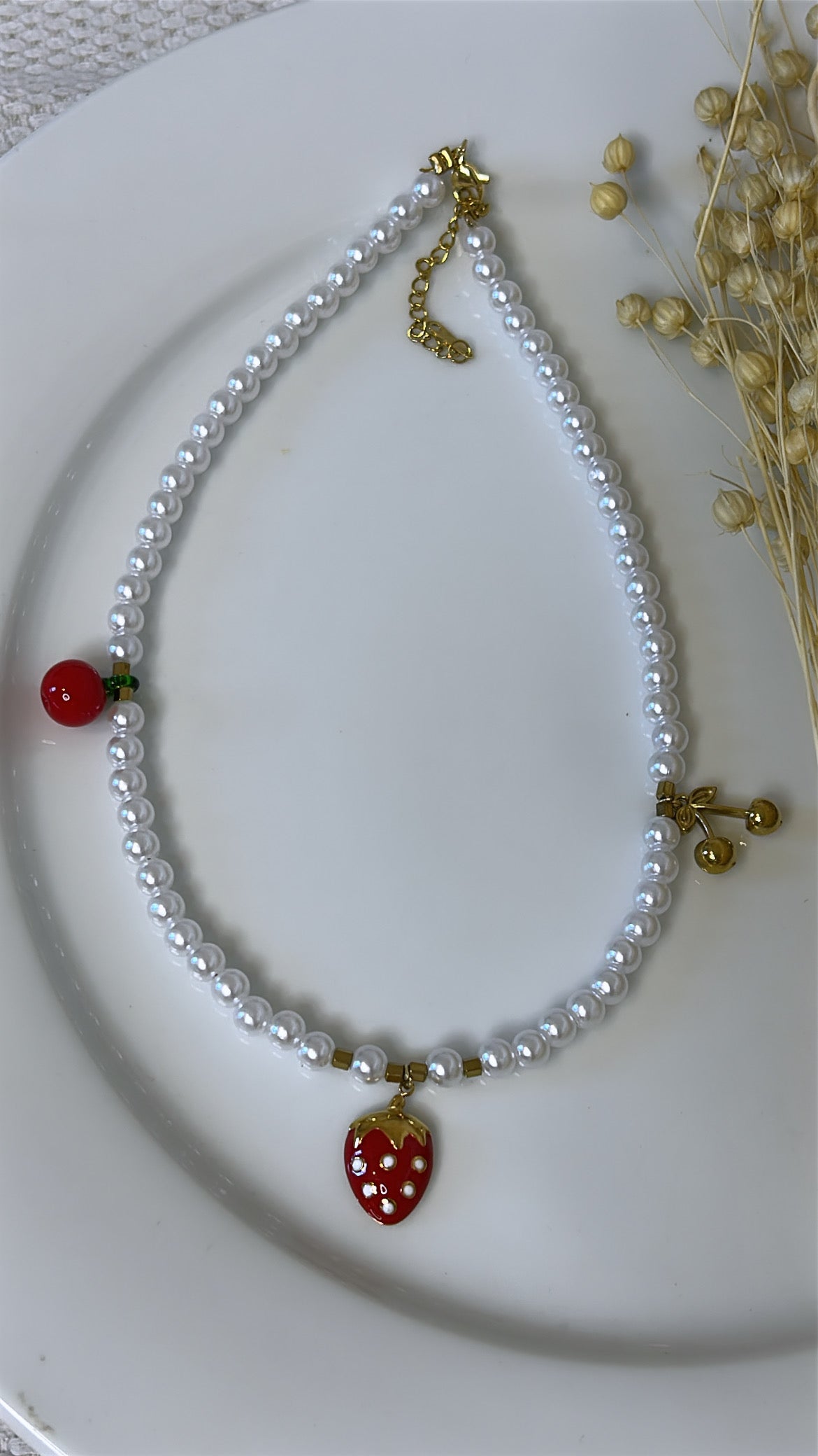 Κολιέ χειροποίητο Perla με charms