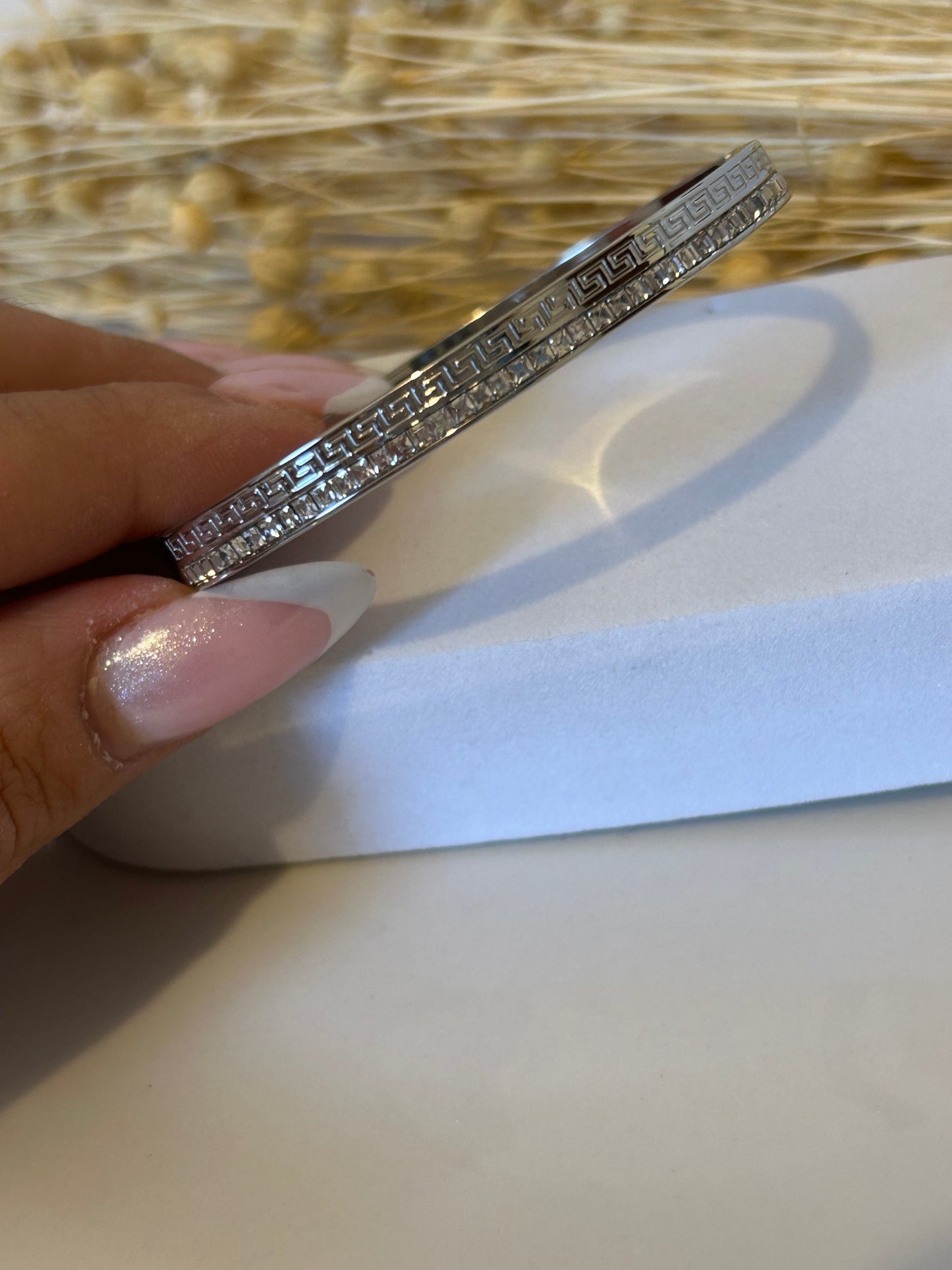 Χειροπέδα ανάγκασε με strass