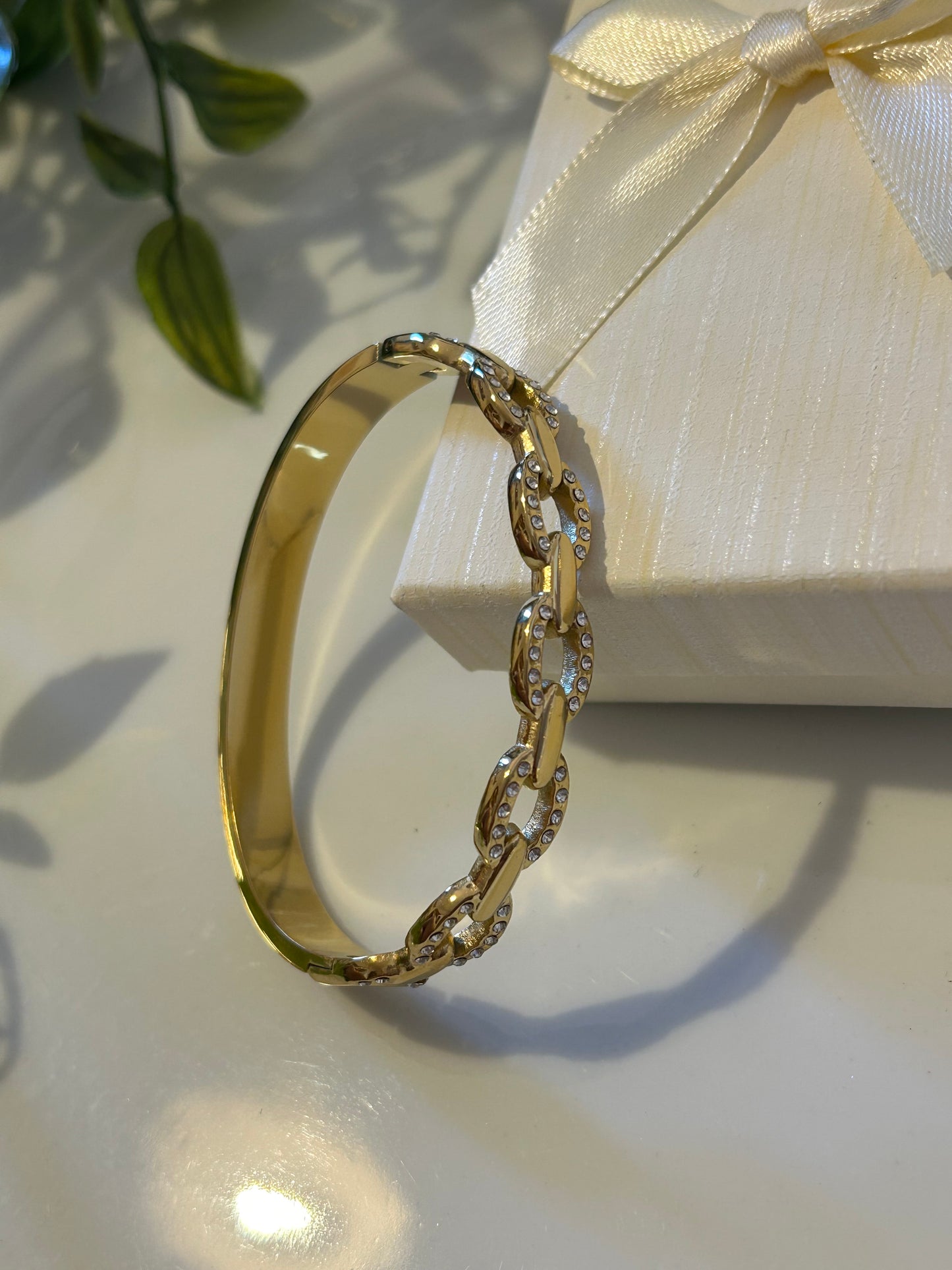 Χειροπέδα με strass