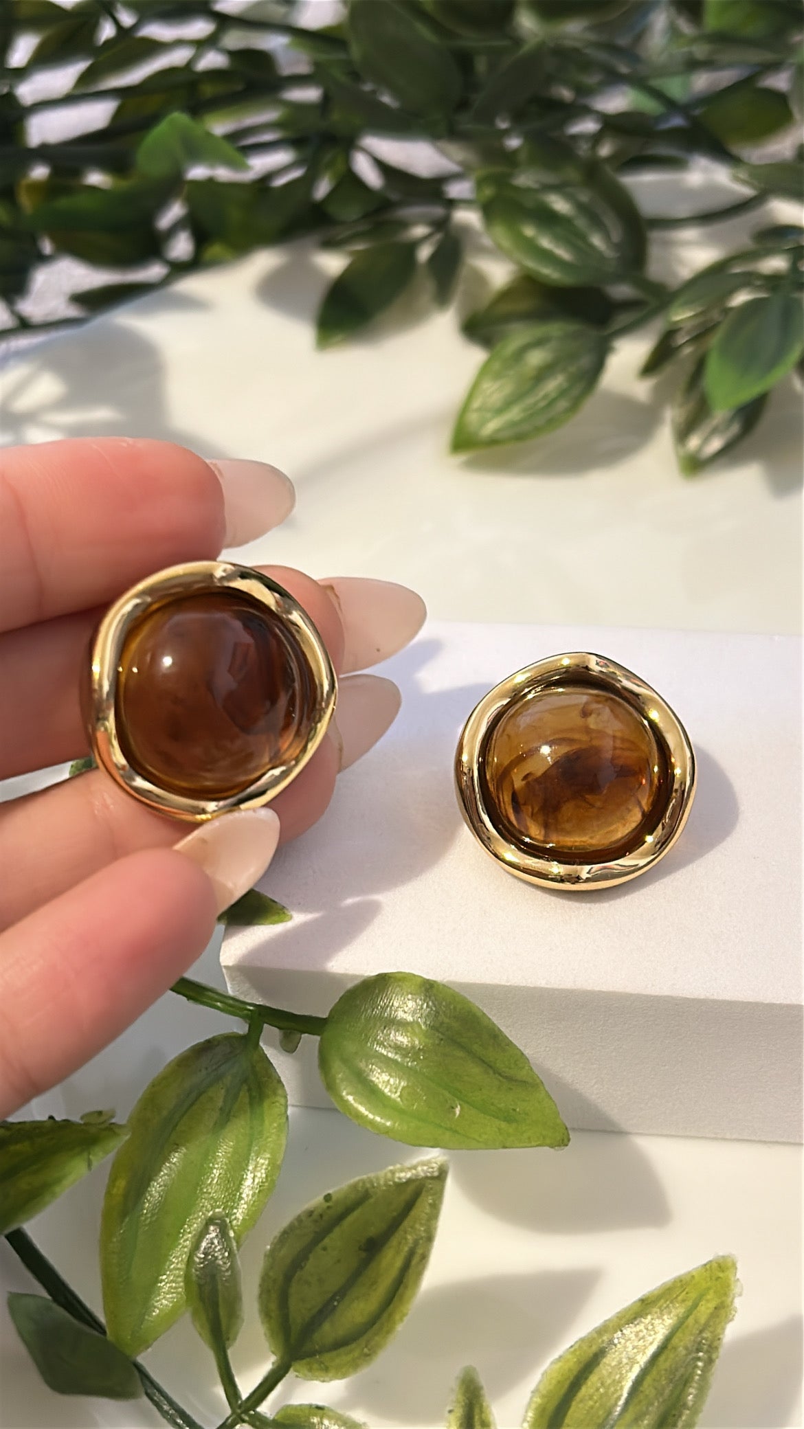 Σκουλαρίκι καρφωτό καφέ πέτρα