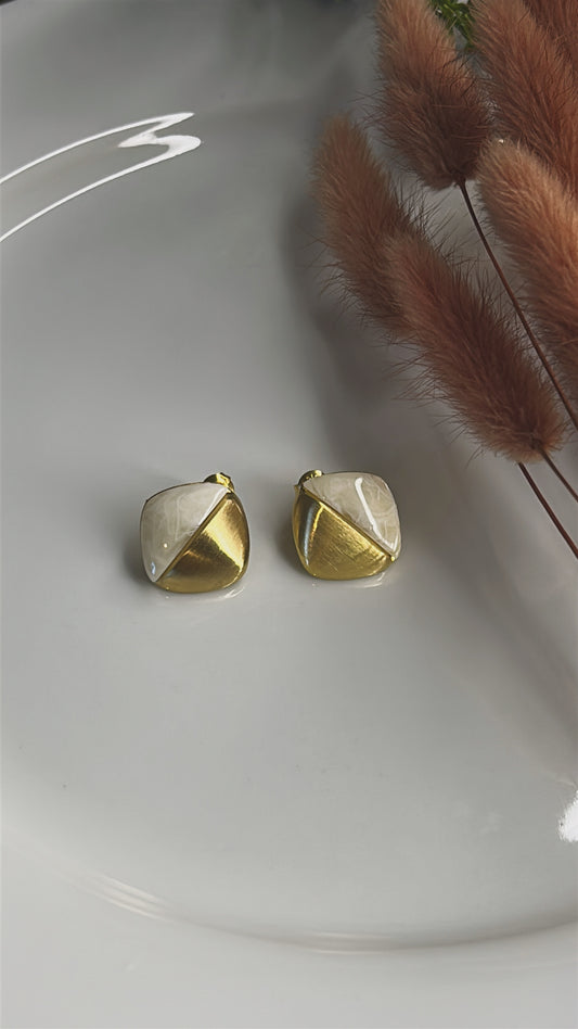 Σκουλαρίκι καρφωτό gold & white