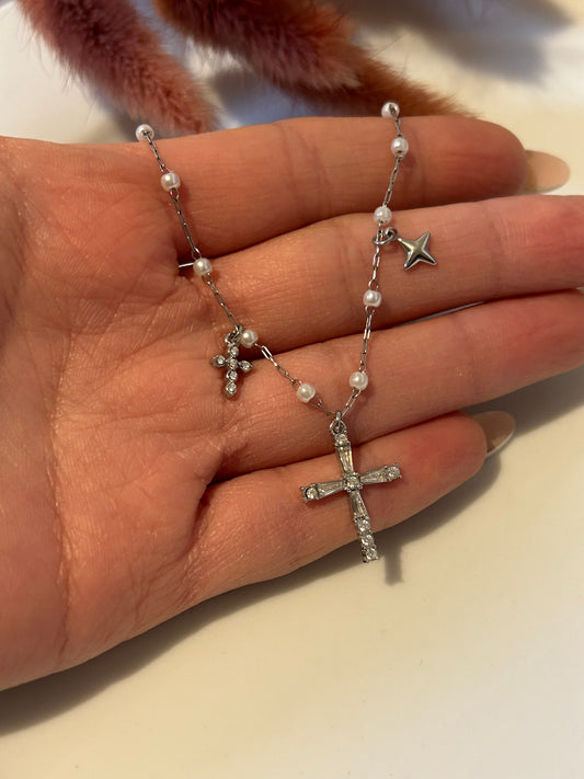 Αλυσίδα λαιμού με πέρλες και στοιχεία (σταυρός)