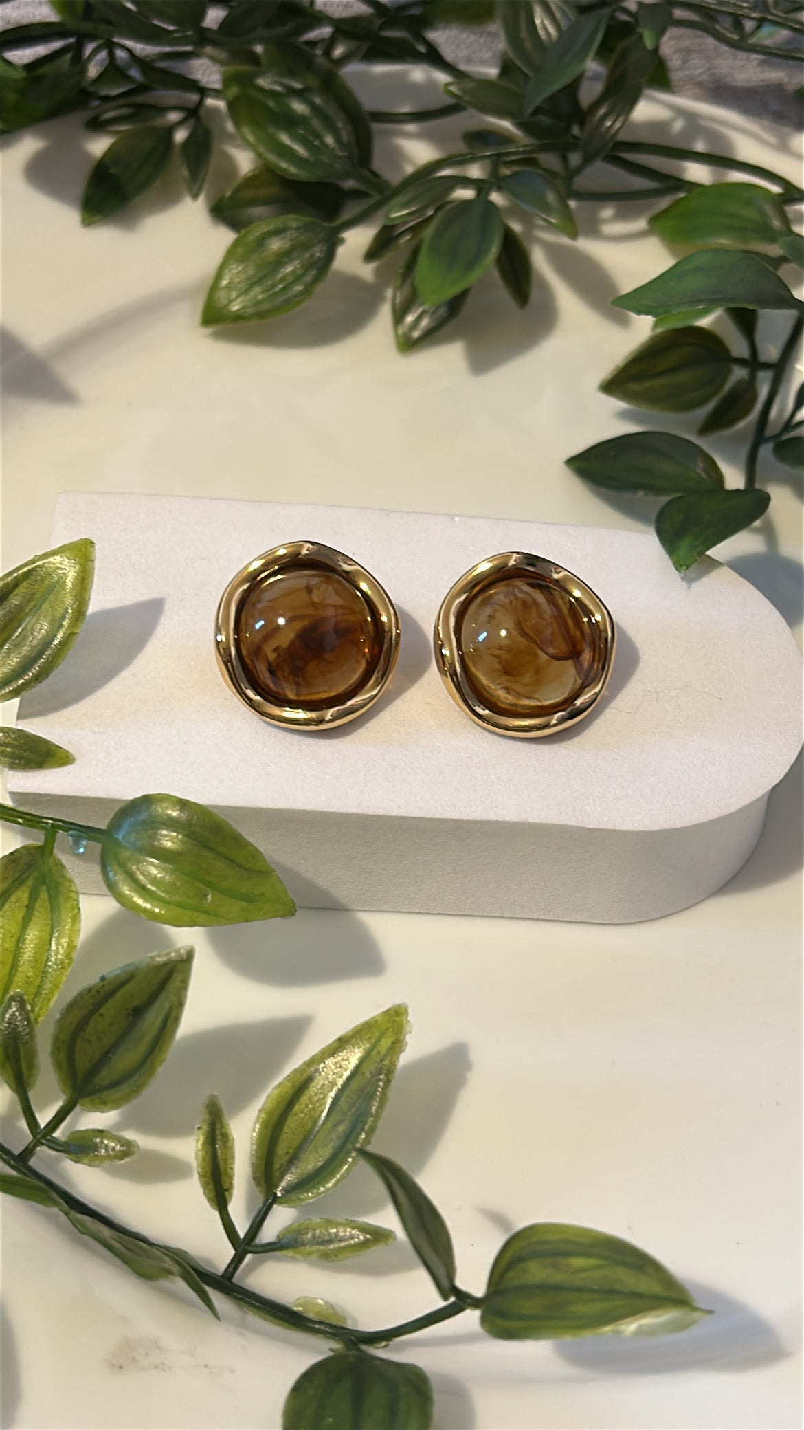 Σκουλαρίκι καρφωτό καφέ πέτρα