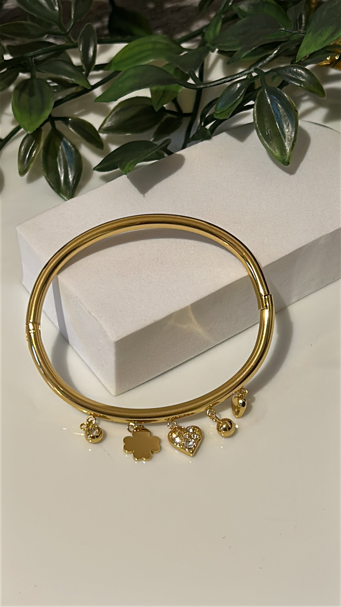 Χειροπέδα με charms