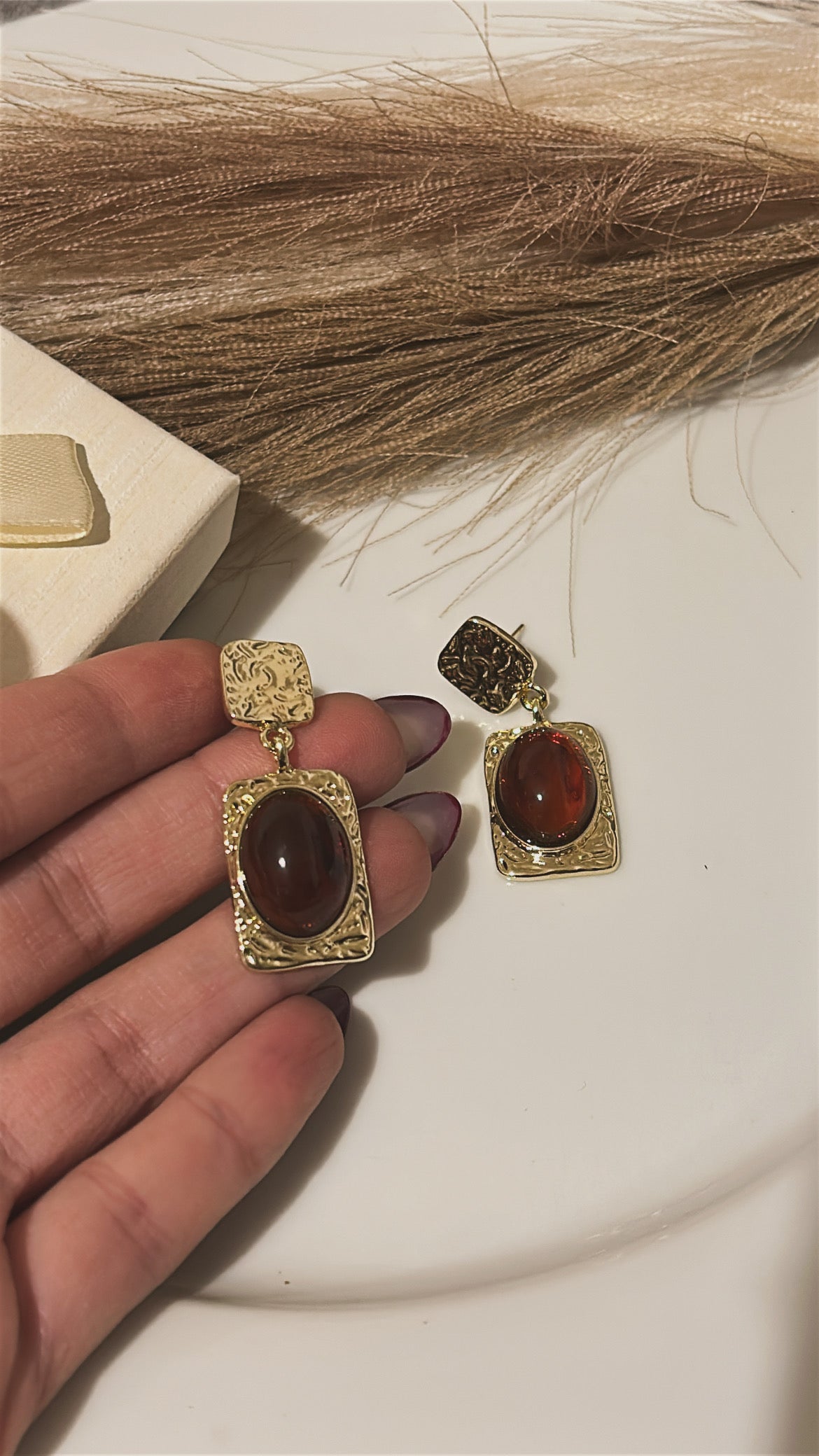 Σκουλαρίκι vintage με καφέ πέτρα