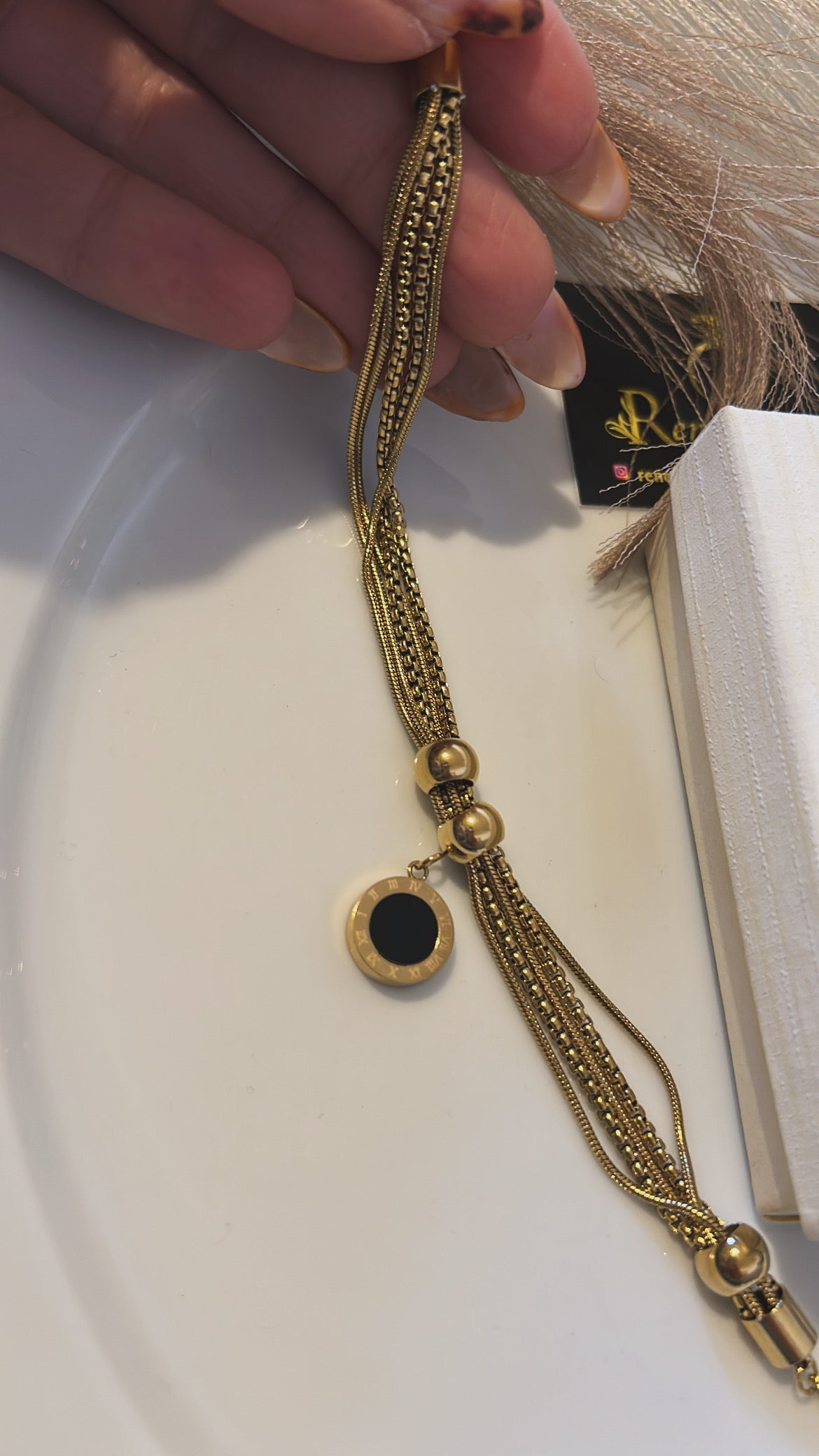 Αλυσίδες πολλαπλές για το χέρι με στοιχείο