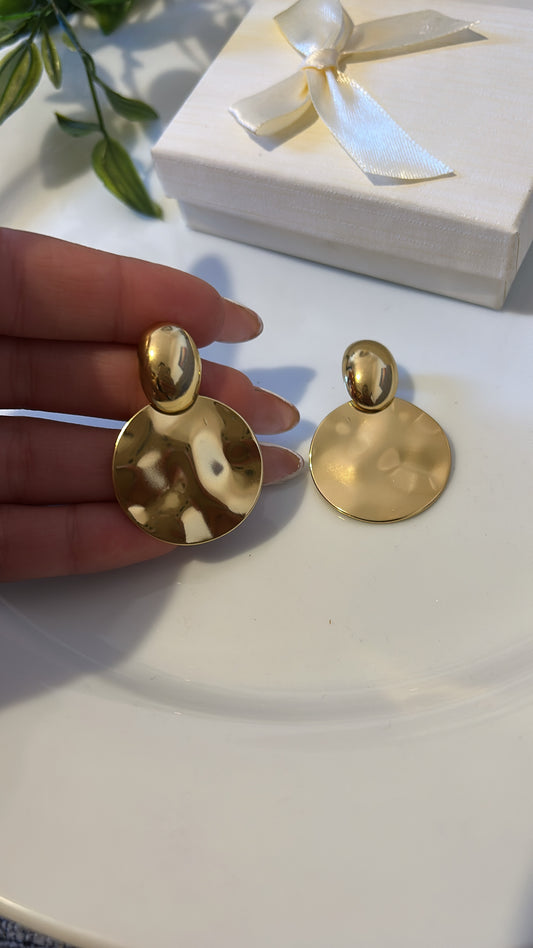 Καρφωτό σκουλαρίκι